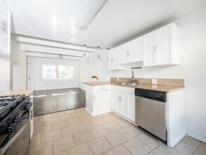 11730-11846 Culver Blvd in Los Angeles, CA - Foto de edificio - Building Photo