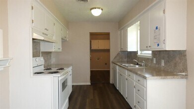 2205 NW 46th St in Lawton, OK - Building Photo - Building Photo