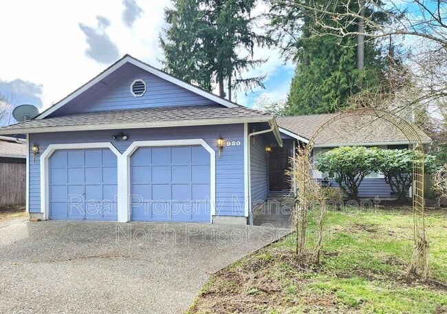 property at 920 104th Pl SE