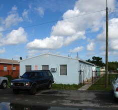 Madison Apartments in Hollywood, FL - Building Photo - Building Photo