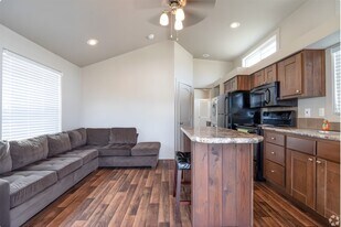 3127 Maverick Lp in Oyster Creek, TX - Building Photo