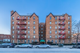 23-06 21st St in Long Island City, NY - Building Photo - Building Photo