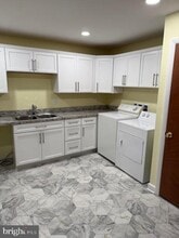 35 W Main St in Waynesboro, PA - Building Photo - Building Photo