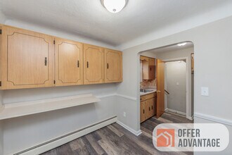 25370 Drakefield Ave in Euclid, OH - Building Photo - Building Photo