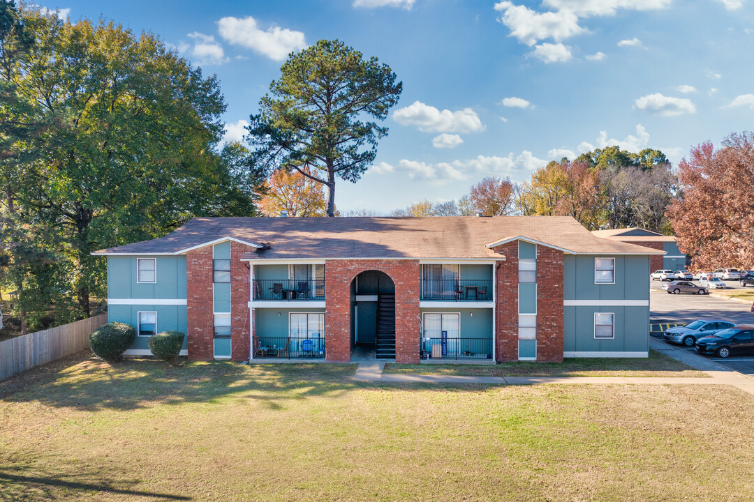 Parker Place Apartments in Russellville, AR - Building Photo