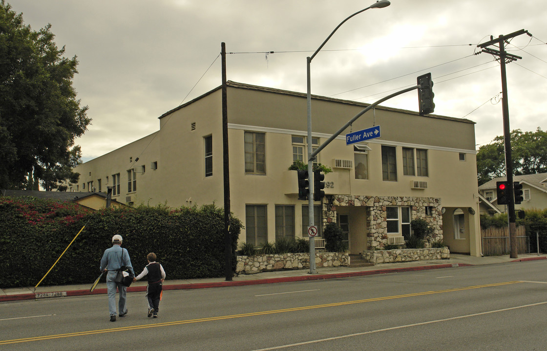 7292 Fountain Ave in Los Angeles, CA - Building Photo