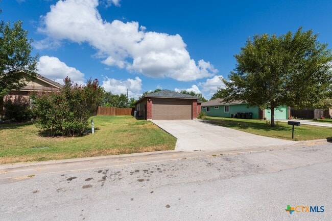 132 Talon Dr in Luling, TX - Building Photo - Building Photo