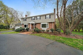 34 Saddle Club Rd in Lexington, MA - Building Photo - Building Photo