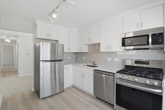 205 Nantucket Harbor in Schaumburg, IL - Building Photo - Building Photo