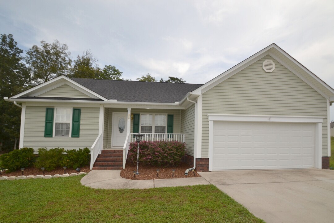 861 Loch Lomond Cir in Concord, NC - Building Photo