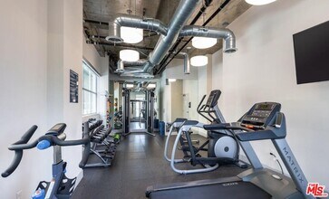 1249 S Grand Ave in Los Angeles, CA - Building Photo - Building Photo