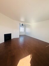 38561 11th St E, Unit 5116 in Palmdale, CA - Foto de edificio - Building Photo