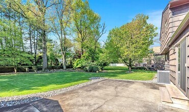 3996 Park Ave in Edison, NJ - Building Photo - Building Photo