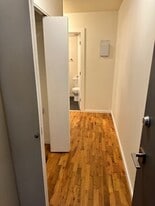 1255 Grant St in Victoria, BC - Building Photo