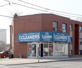 1306 Weston Rd in Toronto, ON - Building Photo - Building Photo