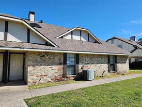 3014 N Bell Ave in Denton, TX - Foto de edificio - Building Photo