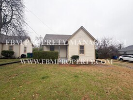 310 E Parks Ave in Waxahachie, TX - Building Photo