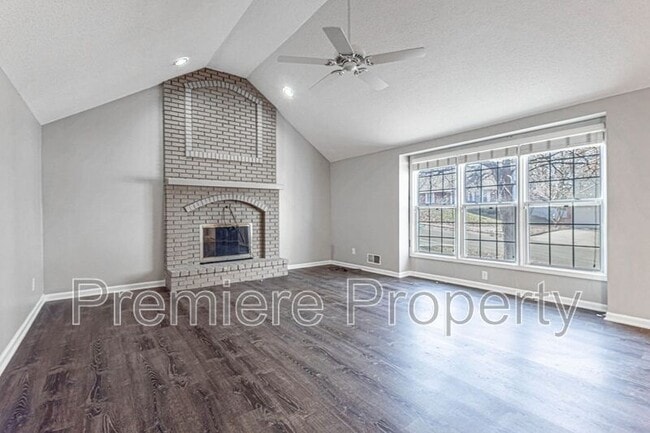 1011 SW Lorman Dr in Lee's Summit, MO - Building Photo - Building Photo