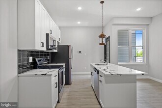 403 N Simpson St in Philadelphia, PA - Building Photo - Building Photo