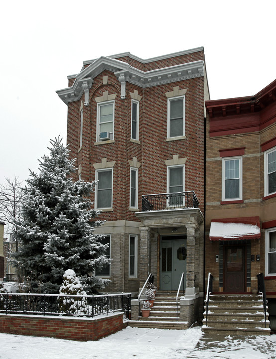 140 Oak St in Weehawken, NJ - Foto de edificio