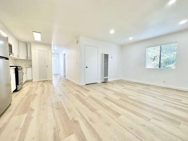 14011 S Budlong Ave in Gardena, CA - Building Photo - Building Photo