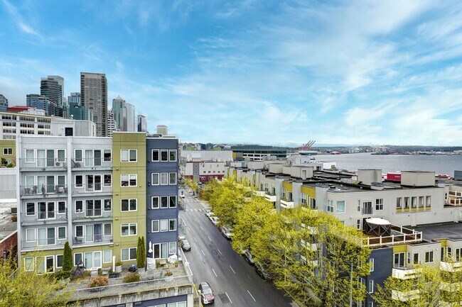 2440 Western Ave-Unit -#604 in Seattle, WA - Building Photo - Building Photo