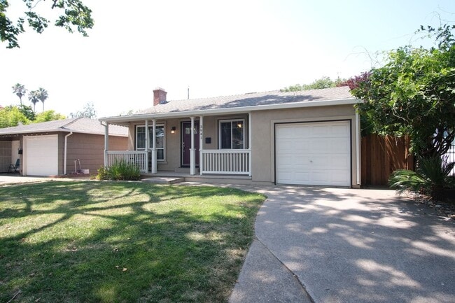 3941 Downey Way in Sacramento, CA - Building Photo - Building Photo