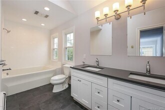 160 E Elm St in Greenwich, CT - Building Photo - Building Photo