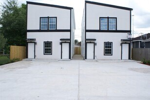 308 E 31st St in Houston, TX - Building Photo