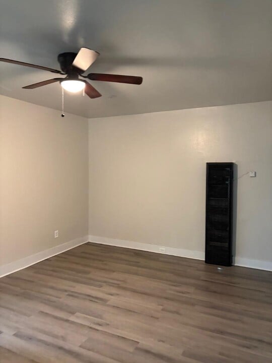 406 S Fredonia St in Longview, TX - Building Photo