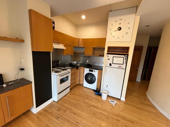 645 Prince-Arthur Rue O in Montréal, QC - Building Photo - Building Photo