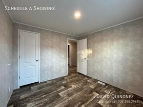 4614 E Old Trail Rd in Columbia City, IN - Building Photo - Building Photo