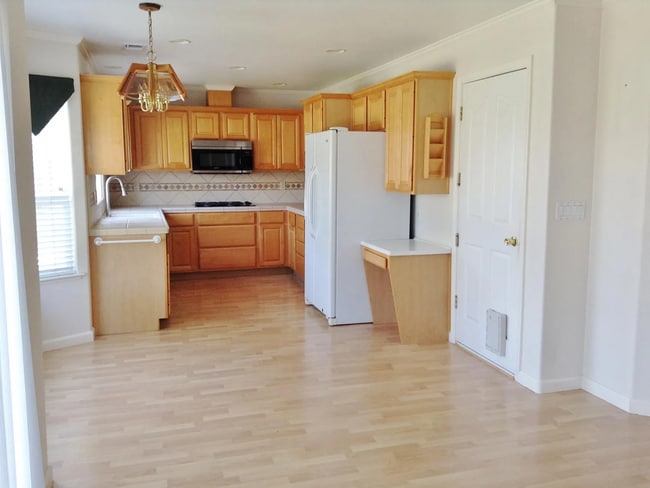 1490 Farragot Dr in Hollister, CA - Building Photo - Building Photo