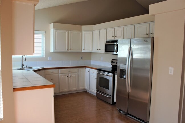 8236 Radcliff Dr in Colorado Springs, CO - Building Photo - Building Photo