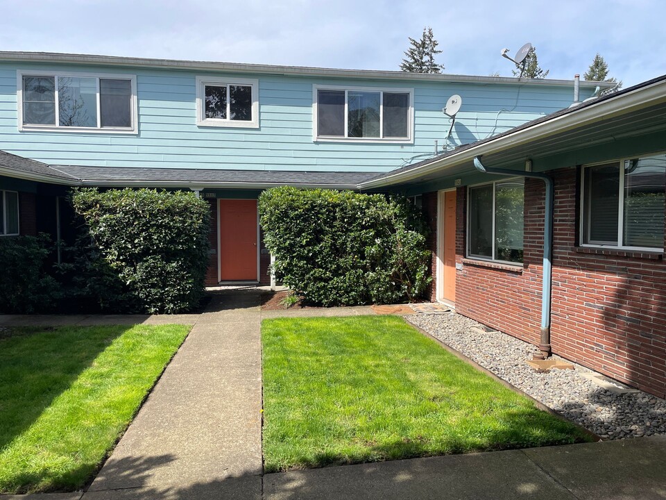 5517 NE 29th Ave in Portland, OR - Building Photo