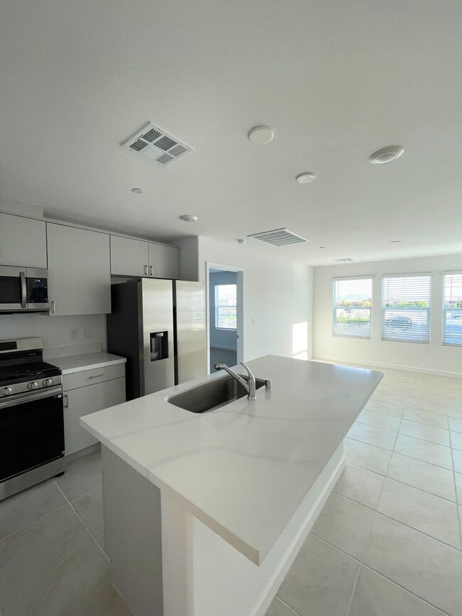 348 Banished Ave in North Las Vegas, NV - Building Photo - Building Photo
