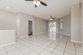 1223 Alpine Lake Dr in Brandon, FL - Building Photo - Building Photo