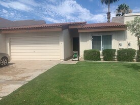 9064 N 68th Ln in Peoria, AZ - Building Photo