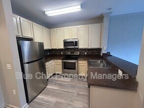 14200 Avalon Rd in Winter Garden, FL - Building Photo - Building Photo