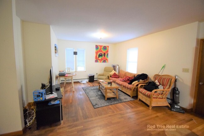 551 Washington St, Unit 1 in Boston, MA - Foto de edificio - Building Photo