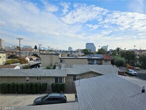 451 W Wilson Ave, Unit 6 in Glendale, CA - Building Photo - Building Photo