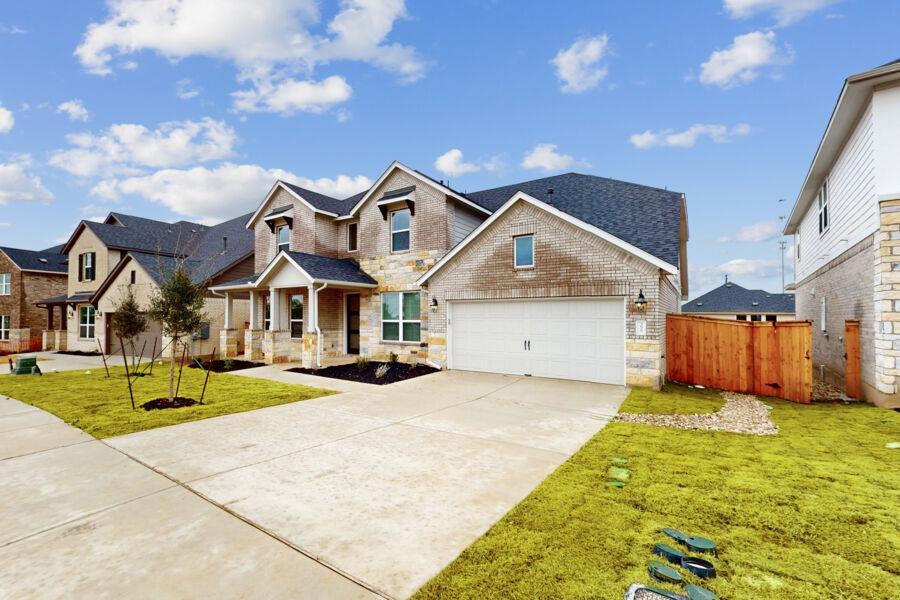 3825 Waxahachie Rd in Leander, TX - Building Photo