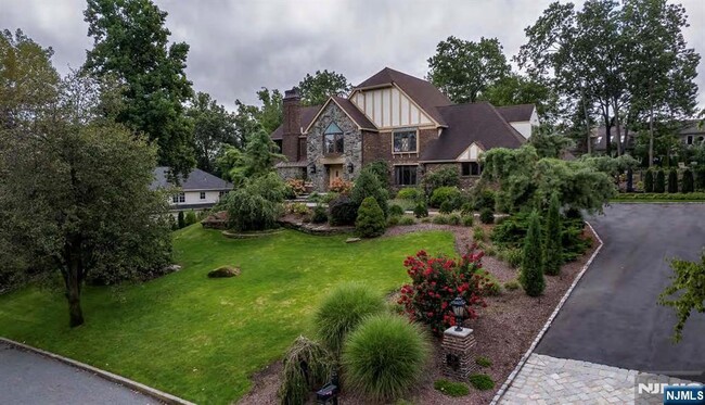 property at 39 Springhouse Rd