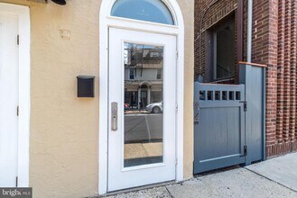 4 W Oakland Ave-Unit -2A in Doylestown, PA - Building Photo - Building Photo