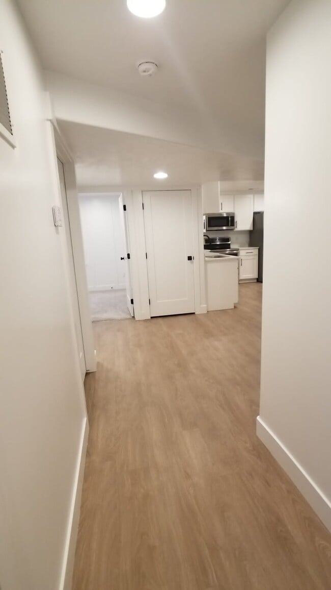 32 W Sicula Rd., Unit Basement in Vineyard, UT - Building Photo - Building Photo