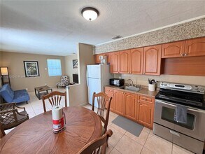 212 SW 2nd Terrace in Dania Beach, FL - Building Photo - Building Photo