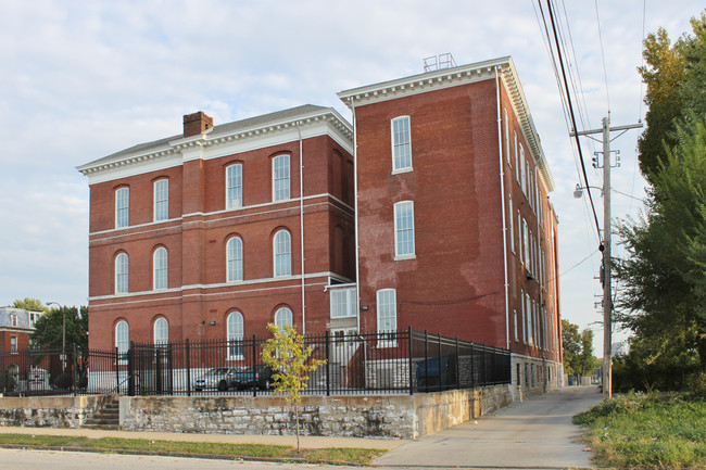 Irving School Apartments in St. Louis, MO - Building Photo - Building Photo