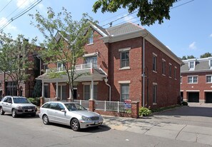 Casa di Citta Apartments in Columbus, OH - Building Photo