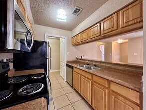 2010 Kirksey Dr in Austin, TX - Building Photo - Building Photo