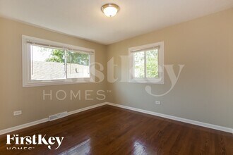 2108 N Linden Ave in Waukegan, IL - Building Photo - Building Photo